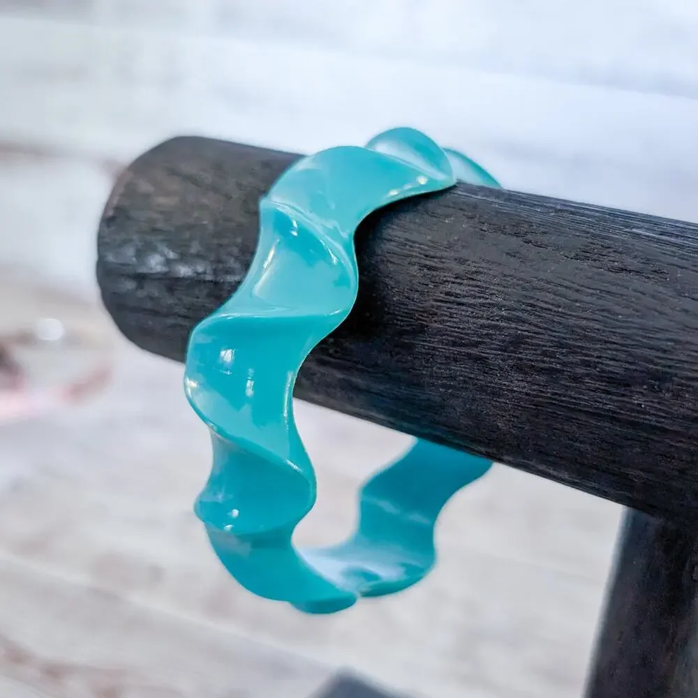 Vintage Bracelet Wavy Bright Blue/Turquoise Tone Bangle